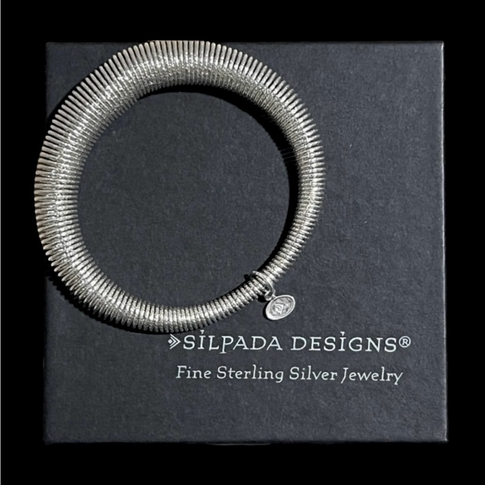 🔴SALE🔴 Retired Silpada sterling silver diamond cut spring coil bangle bracelet